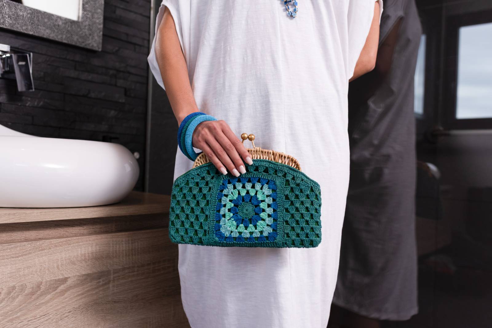 pochette bleu crochet