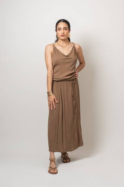 Grossiste robe longue élégante sensuelle et ultra féminine en Nouvelle Calédonie