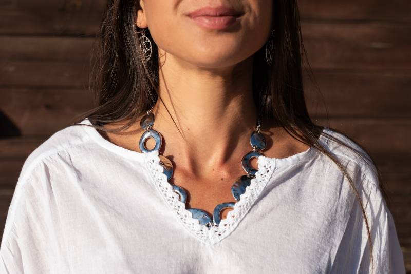 col blouse blanche