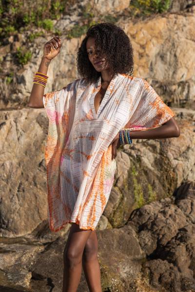 Je recherche un kaftan chic féminin et brillant pour la plage en Martinique