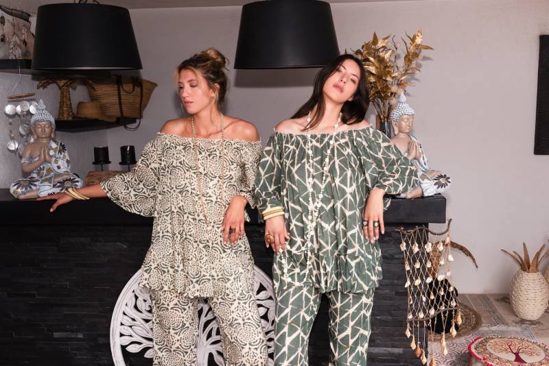 blouse et pantalon amande