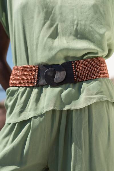 Où trouver une ceinture en perles, élastique et boucle en bois à Ste Lucie